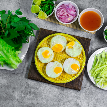 Bánh căn trứng cút