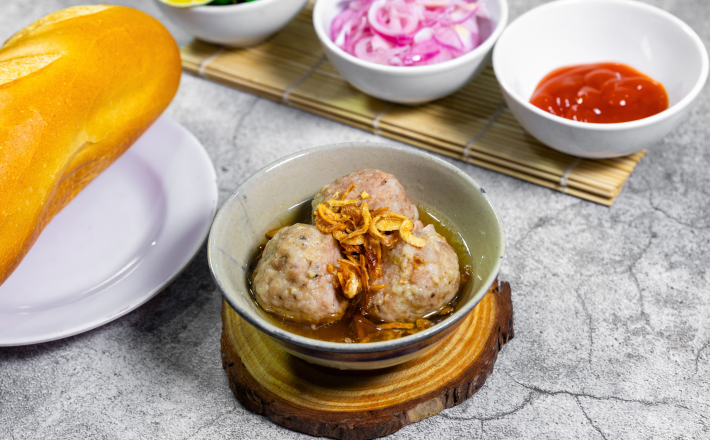 Bánh mì xíu mại chén 