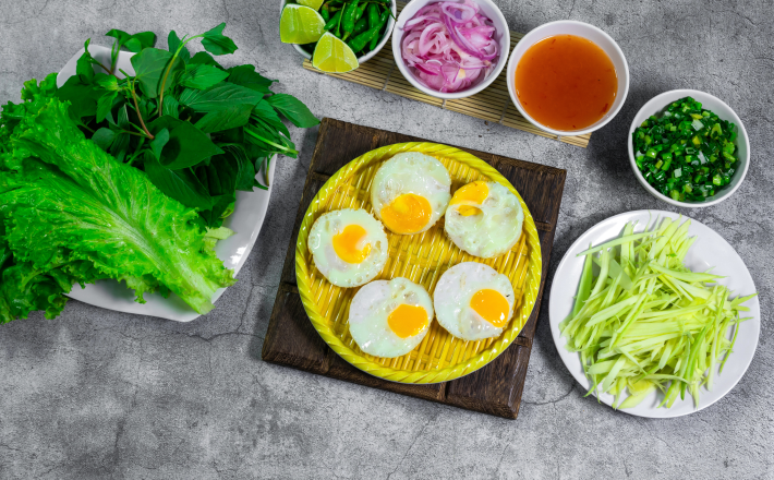 Bánh căn trứng cút