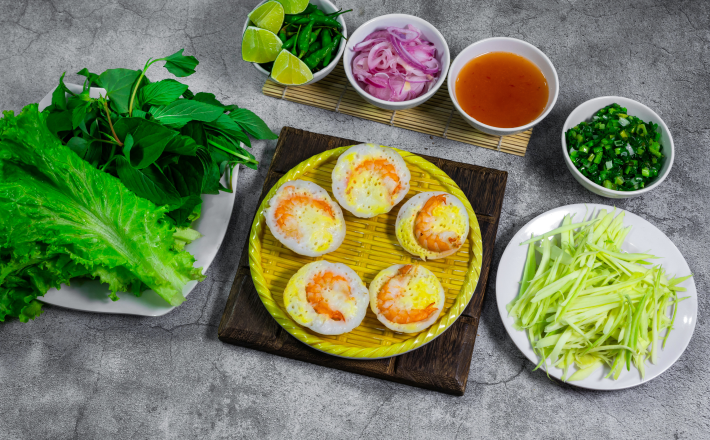 Bánh căn tôm